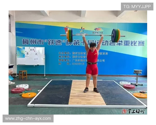 举重项目推动校园体育普及，举重活动